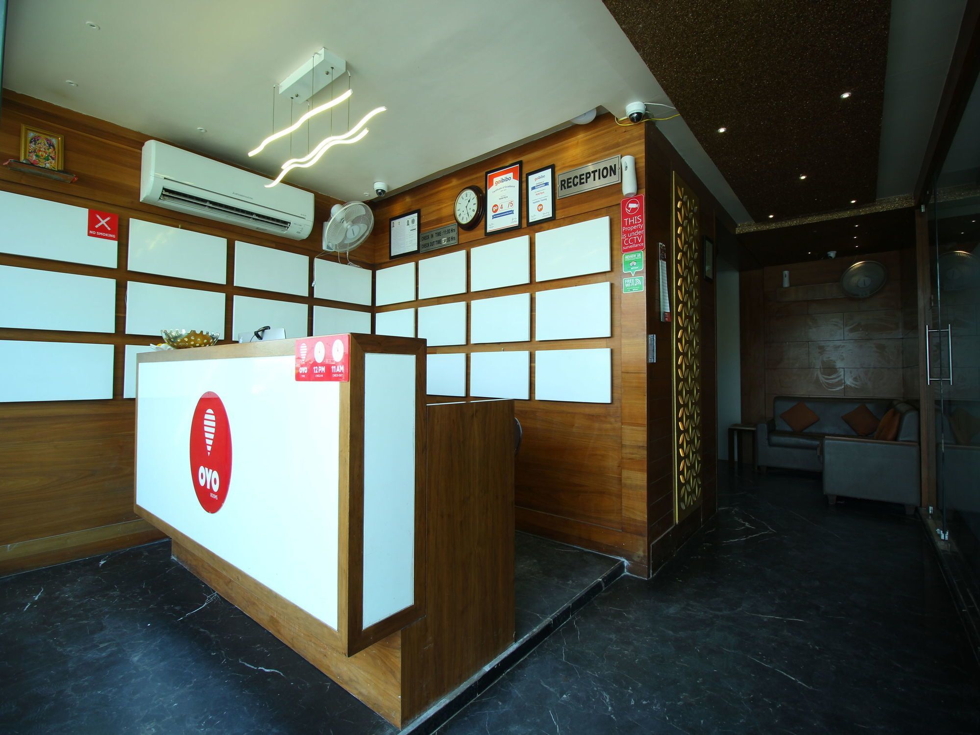 Oyo 8992 Hotel Kyra Ahmedabad Exterior foto