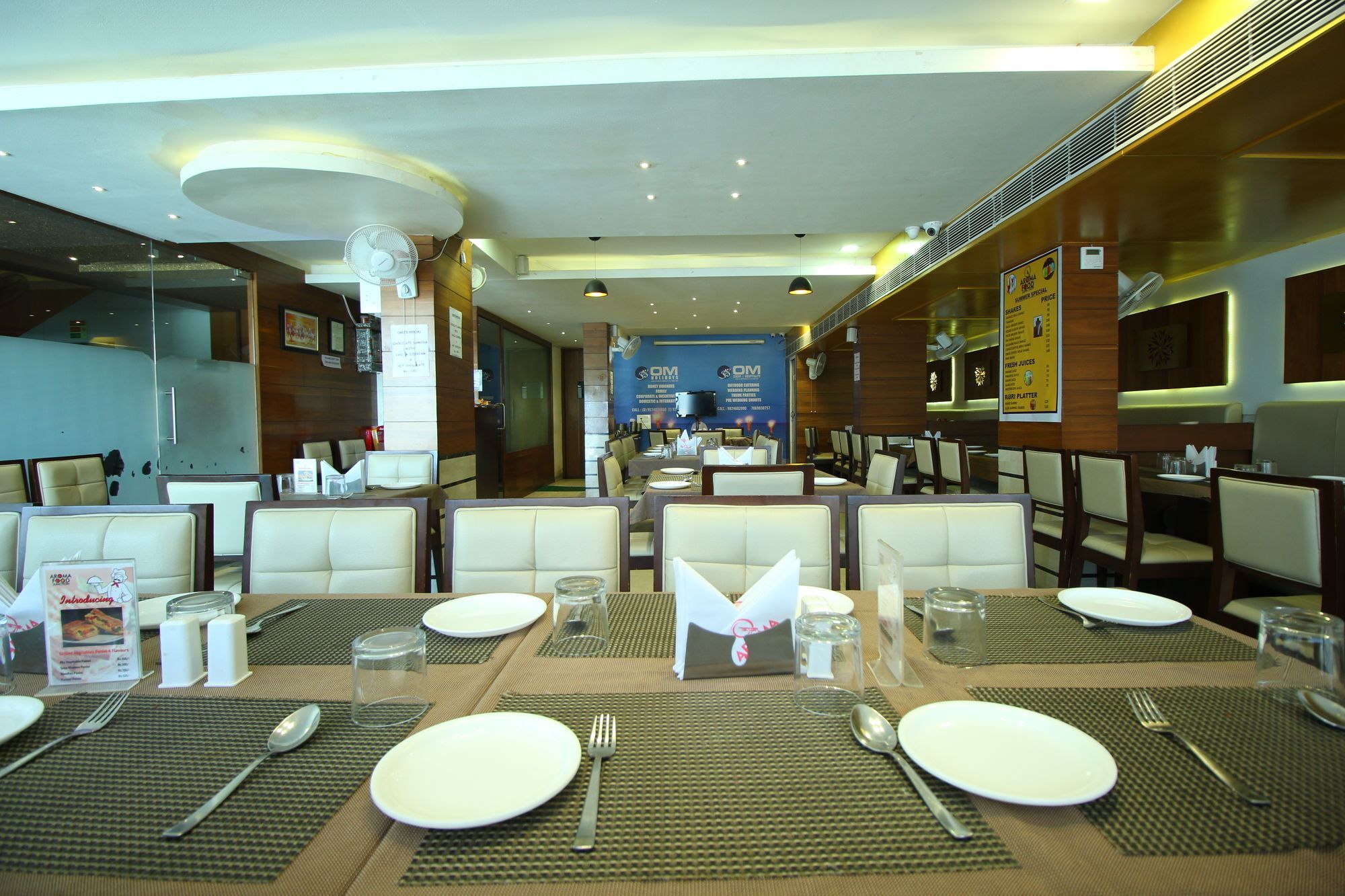 Oyo 8992 Hotel Kyra Ahmedabad Exterior foto