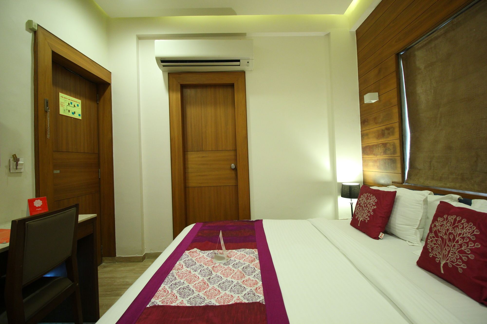Oyo 8992 Hotel Kyra Ahmedabad Exterior foto
